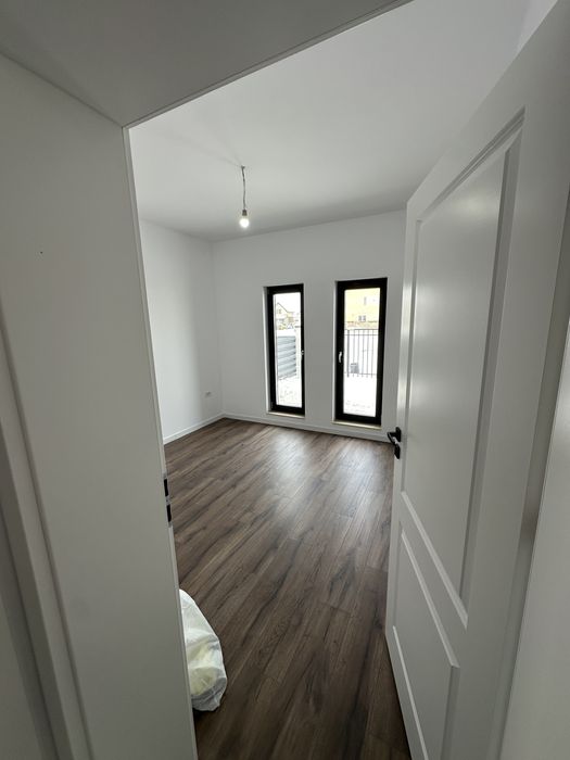 Vand 1/2 duplex Mosnita Noua