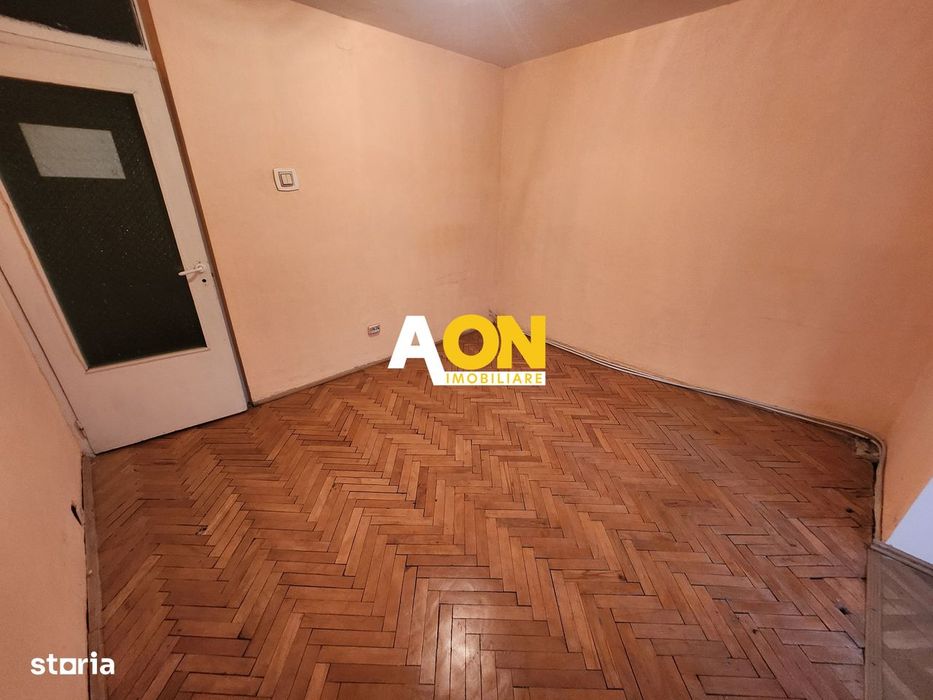 De vanzare apartament 3 camere, Cetate