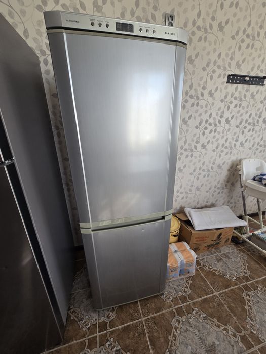 Продам холодильник Samsung
