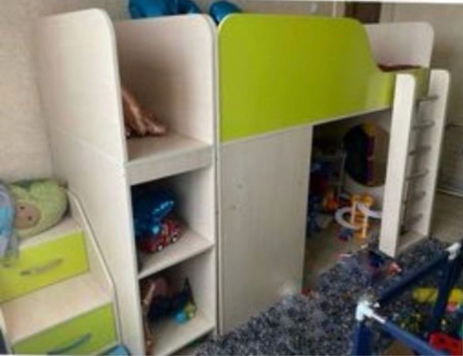 Кровать- чердак с комодом и игровым пространством