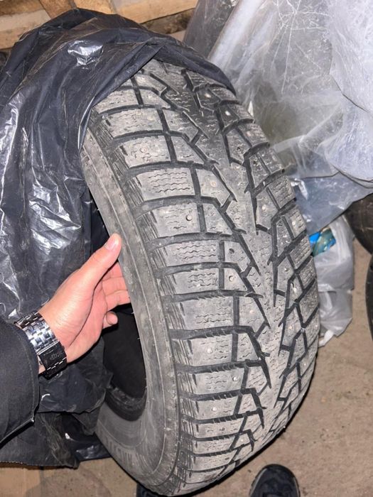 Шины зима 215/65/R16