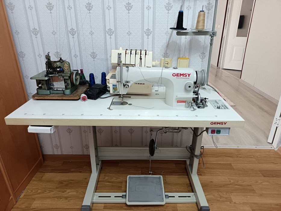 Швейная машина Продам срочно