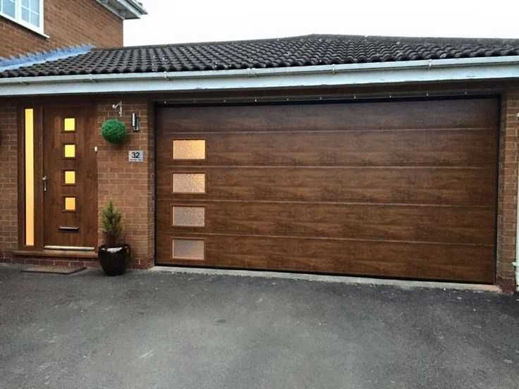 Секционные ворота