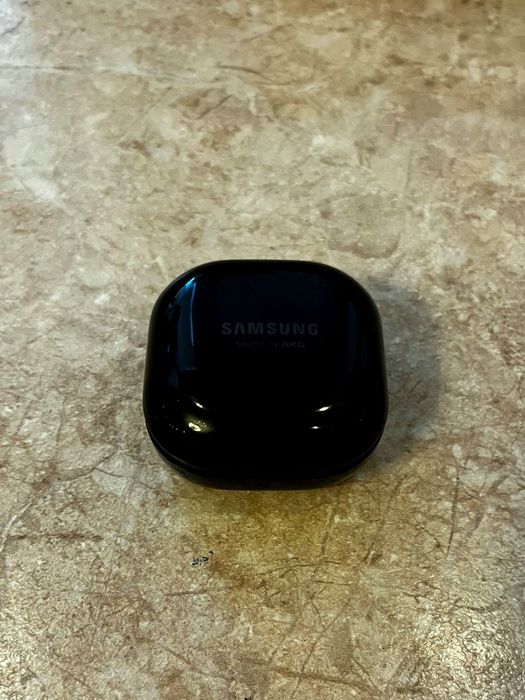 Срочно!! Наушники Galaxy buds Live