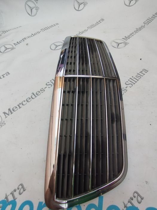 Предна решетка за Мерцедес Е-класа класикПреди Фейс