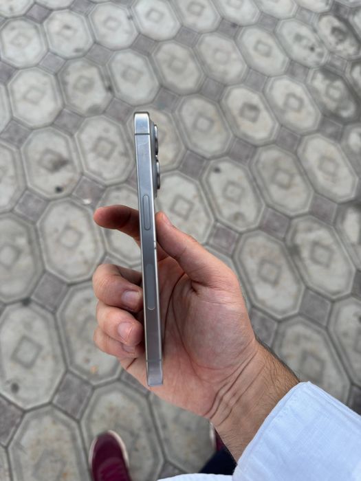 iPhone 15 pro в отличном состоянии