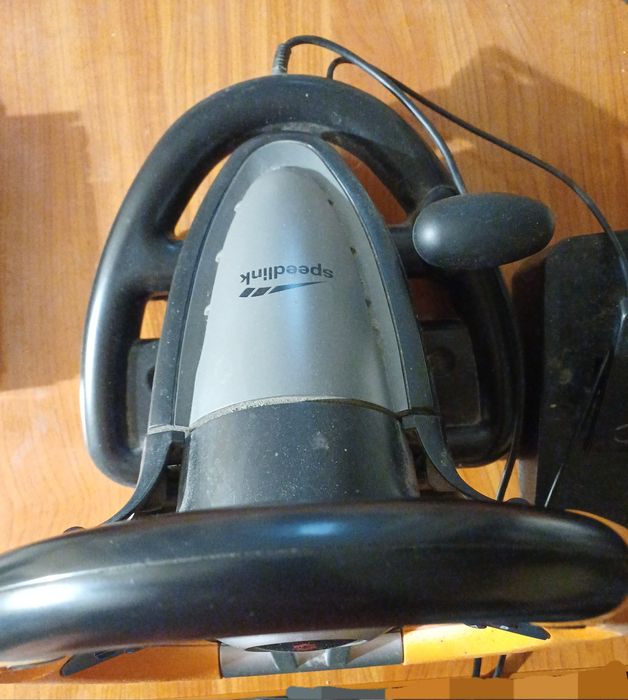 Volan cu pedale pentru gaming