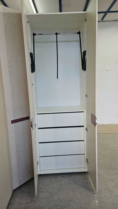 Гардероб*чисто нов*1800/2450/1800