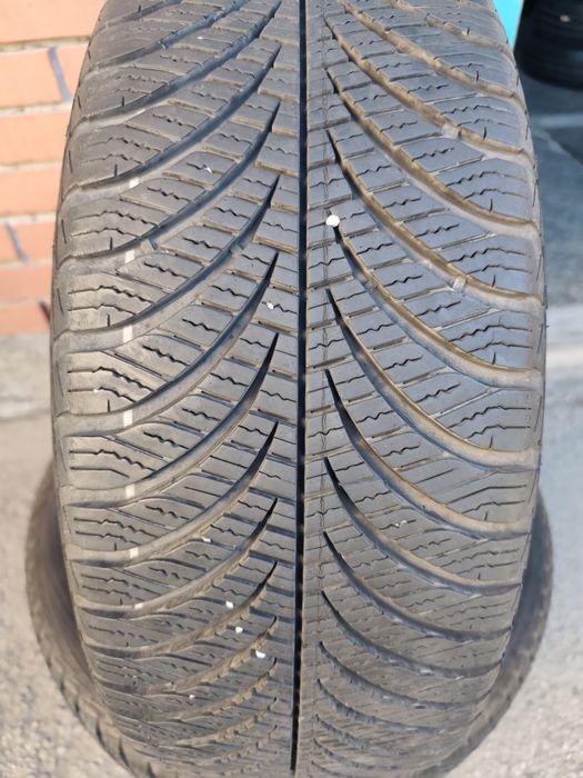 Всезонни гуми 205/55/17 Goodyear