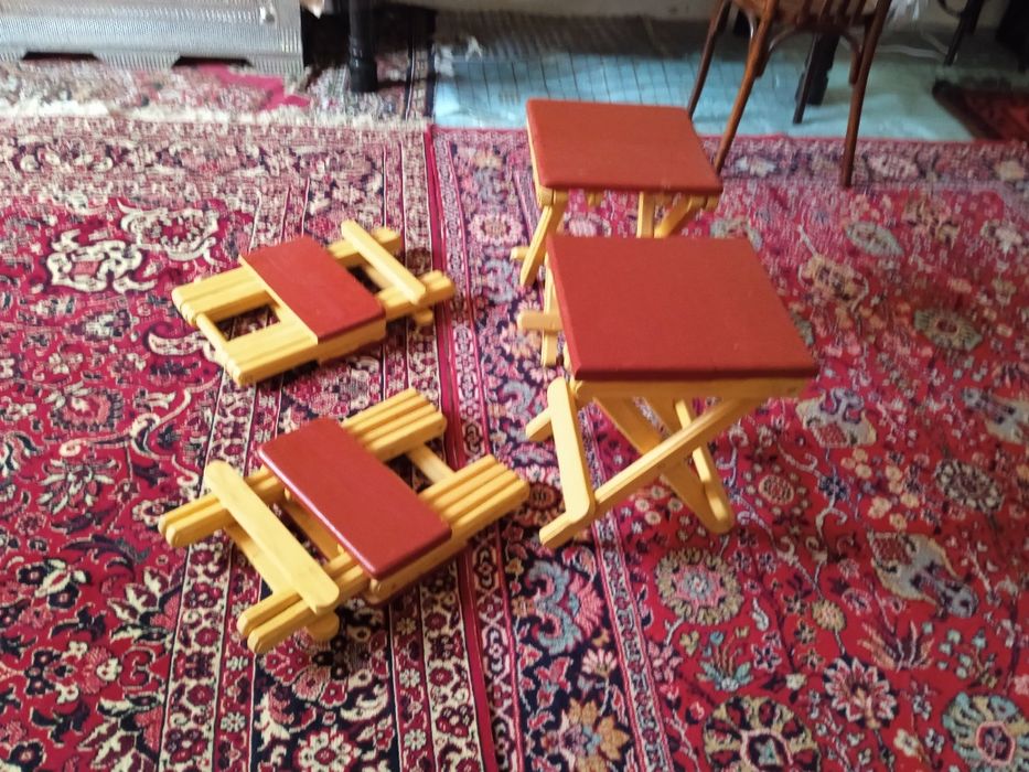 Раскладной табурет изготовлен вручную