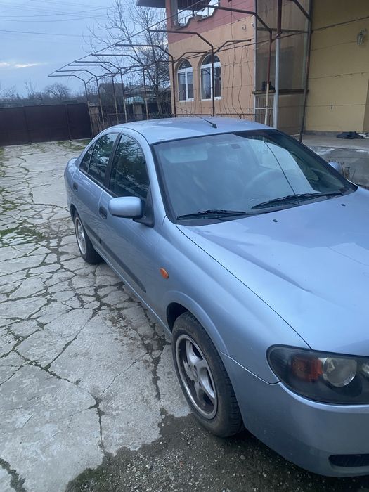 Nissan Almera sedan