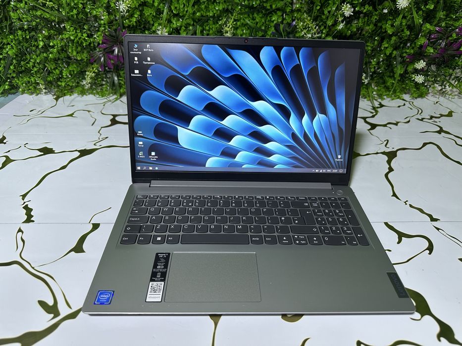 Ноутбук  Lenovo 15.7 продается