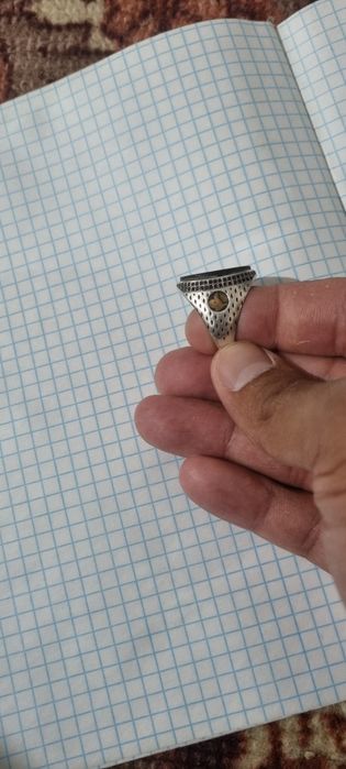 Uzug sotiladi turkiyadan kiltirilgan juda chiroyli,sifatli, uzug