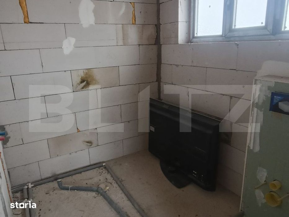 Casa 270 mp utili la rosu, 7 camere, teren 500 mp – zona Arex