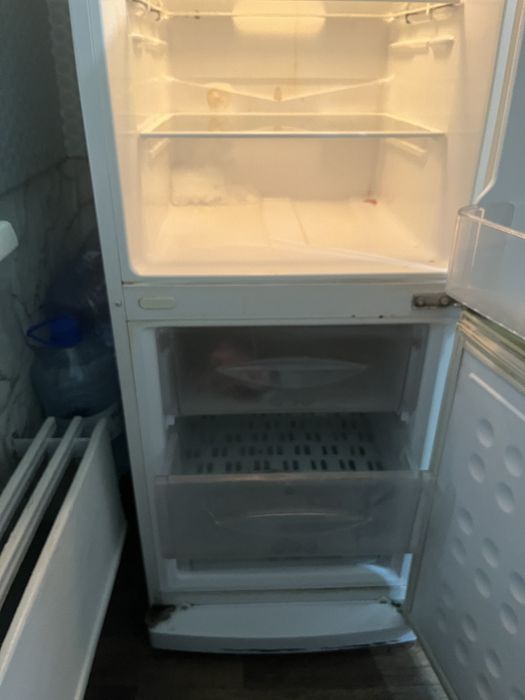 Продам холодильник рабочий.