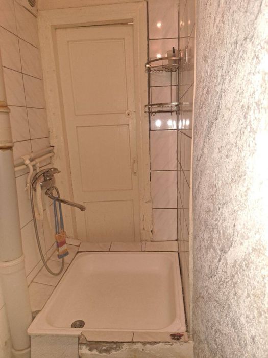 1 комнатная с мебелью и техникой в центре Чирчика