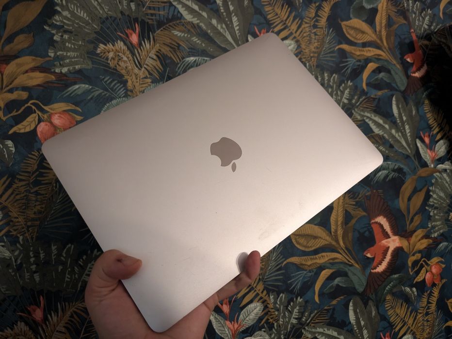 MacBook Pro 13” – i5 3.1GHz | 16GB RAM (RAR) | 256GB SSD | Touch Bar