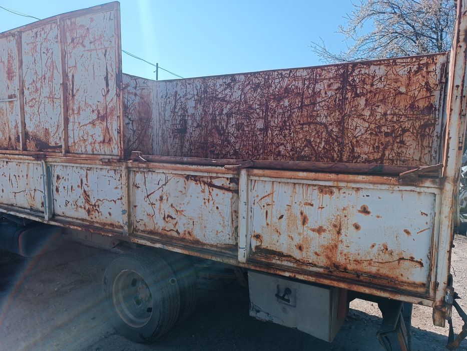 Ивеко . Продавам каросерия от Ивеко