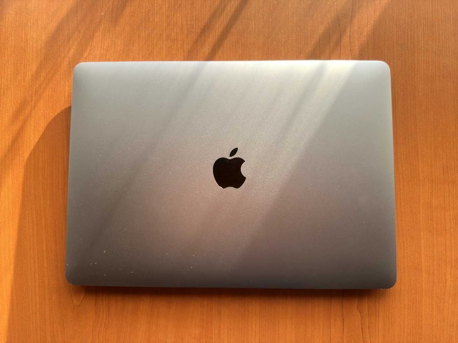 MacBook Air M1 – 8GB RAM / 256GB SSD | Stare impecabilă