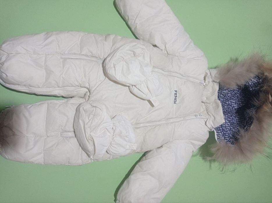 Комбинезон фирменный очень теплый