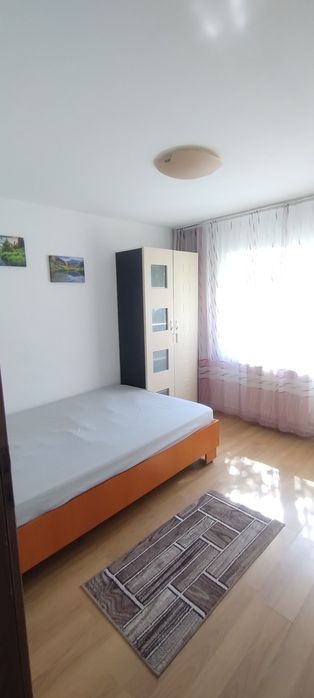 Persoana fizica închiriez ap 2 camere zona Podu de fier — fotografia 3