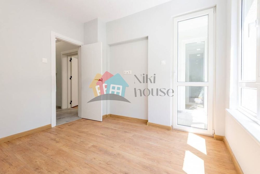 Продава се Тристаен апартамент в Варна, Спортна зала - 75 кв.м за 3454 €/кв.м - Снимка #3