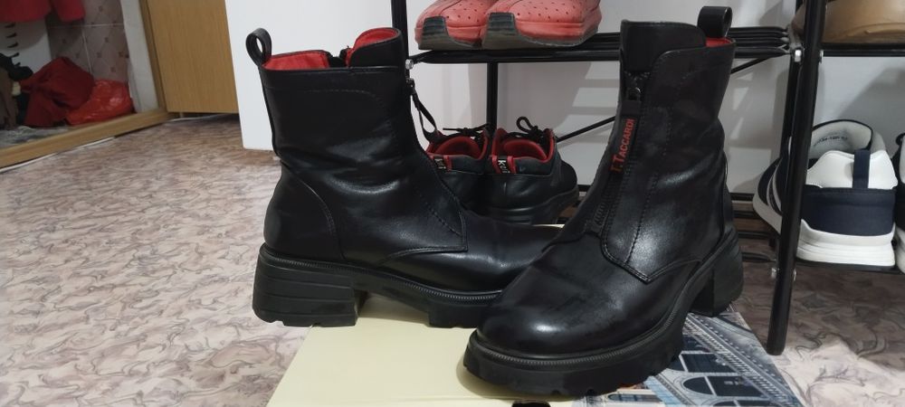 Продам обувь , осенний