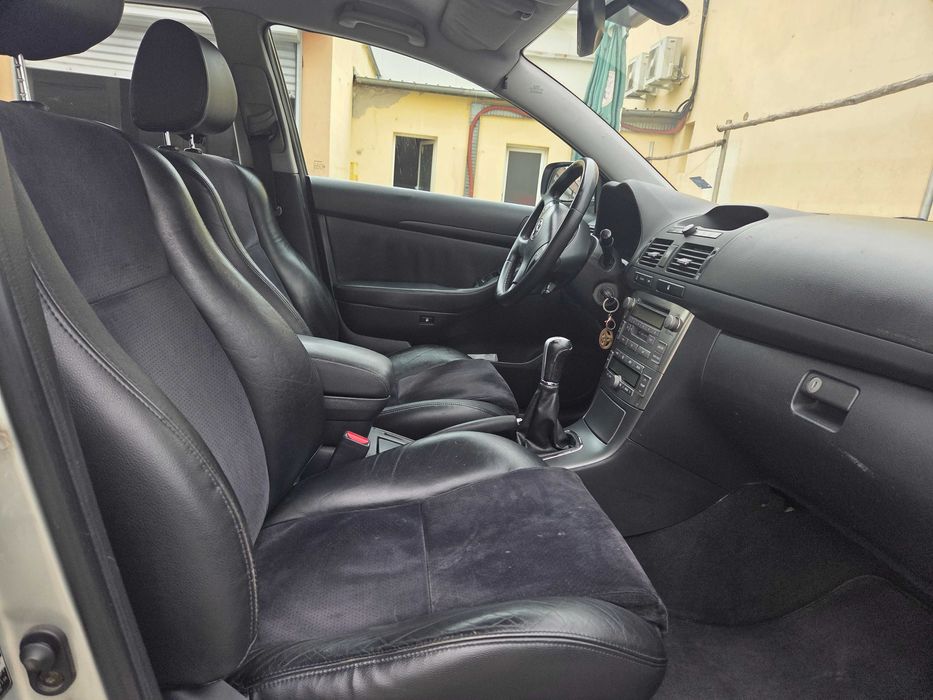 Продава Toyota Avensis