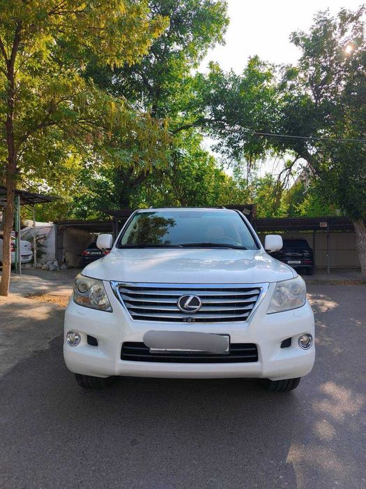 Продаётся Lexus 570 (J200)