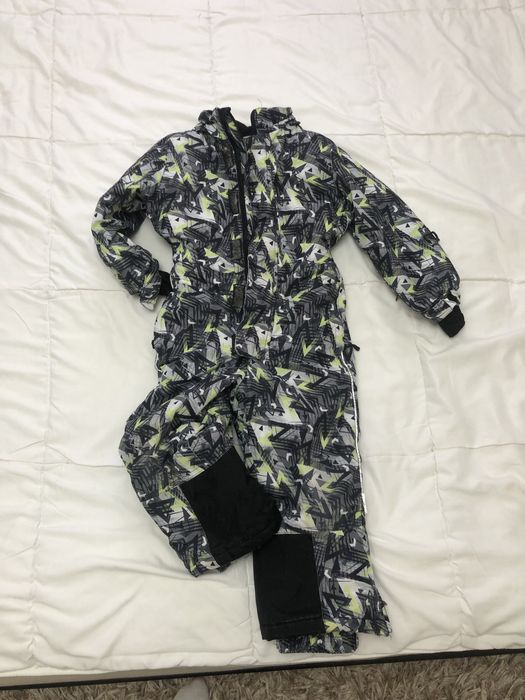 Продам десткий зимний комбинезон
