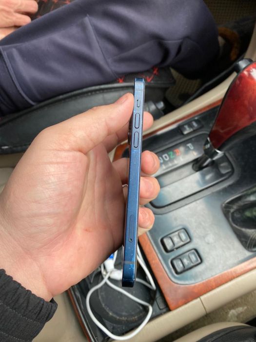 Айфон 12 бары радной