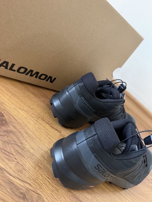 Чисто нови, оригинални дамски обувки Salomon
