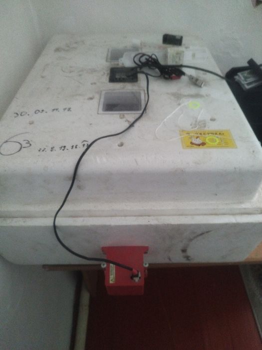 Инкубатор Несушка на 104 яйц.