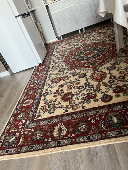 Продам  б/у ковры два штуки