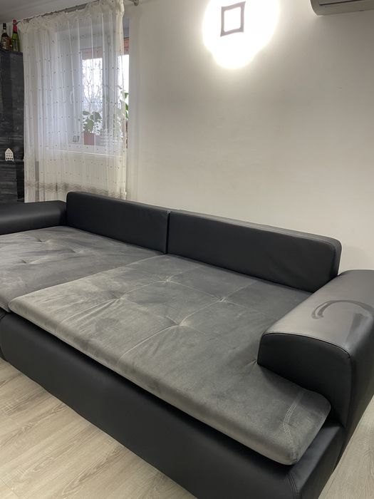 Vand canapea in stare foarte buna,impecabila!