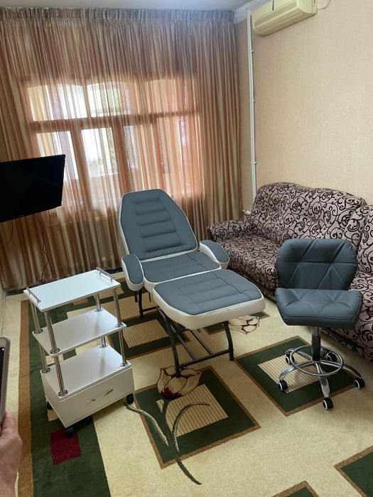Косметологическая кушетка кресло