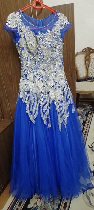 Vechernoye platya i tufli