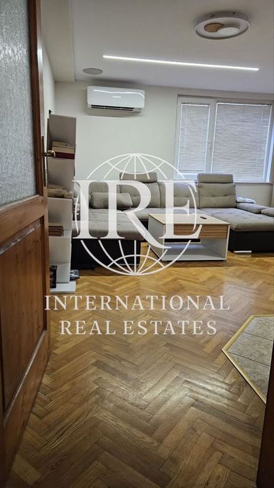 Обзаведен 4-стаен апартамент с камина !