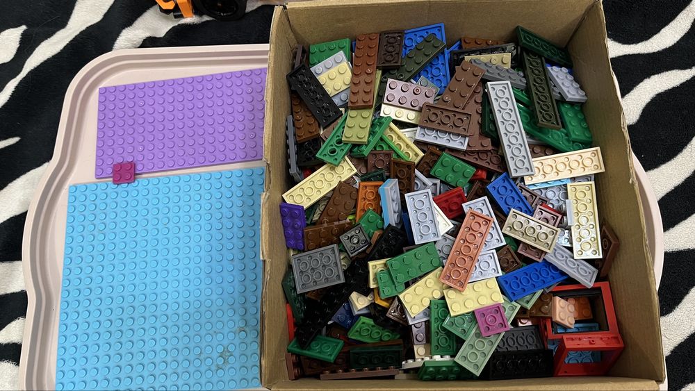 Большой набор конструктора типа LEGO