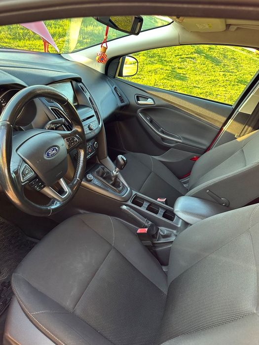 FORD Focus 2015 — imagine 5