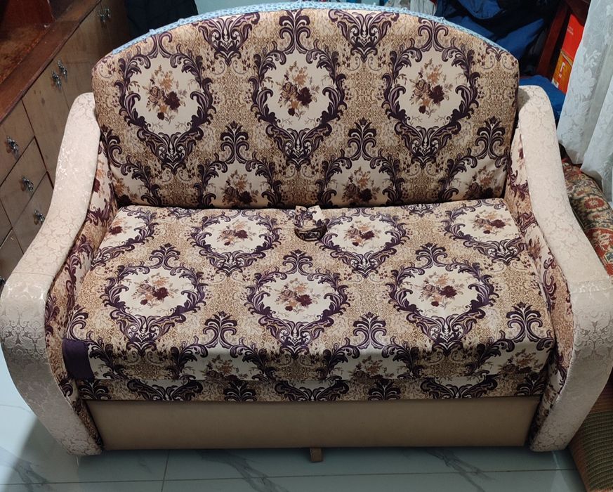 диван кровать раскладной в хорошем состояний