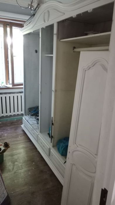Срочно продаю шкаф в хорошем состоянии