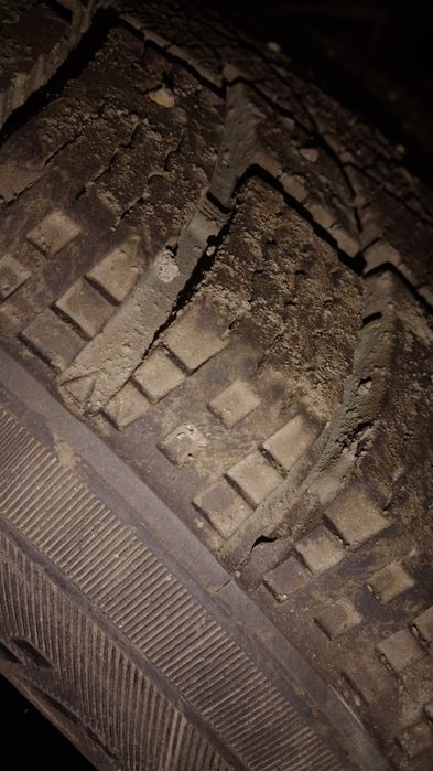 Продам комплект шин