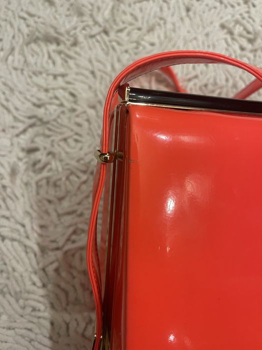 Сумочка новая. Лежала в гардеробе.