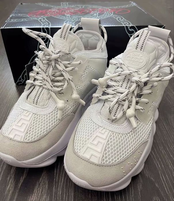 Versace chain reaction