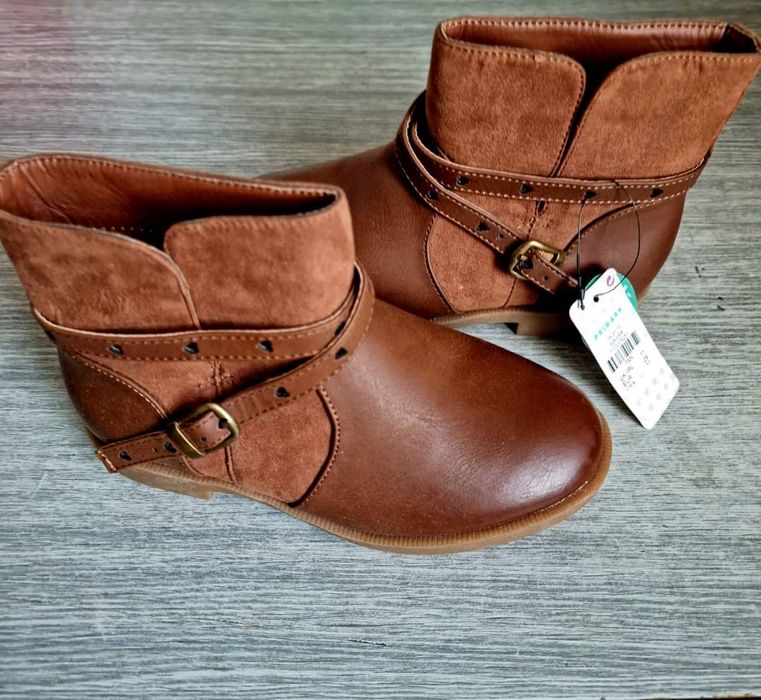 Ghetuțe de primăvară noi; superbe, Primark