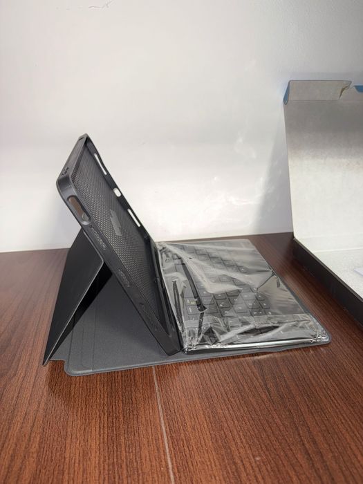Husă cu tastatură detașabilă pentru iPad 10 / Air / Pro 11 – Nouă