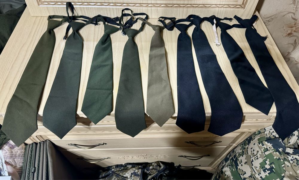 Галстуки 9 штук к парадной форме
