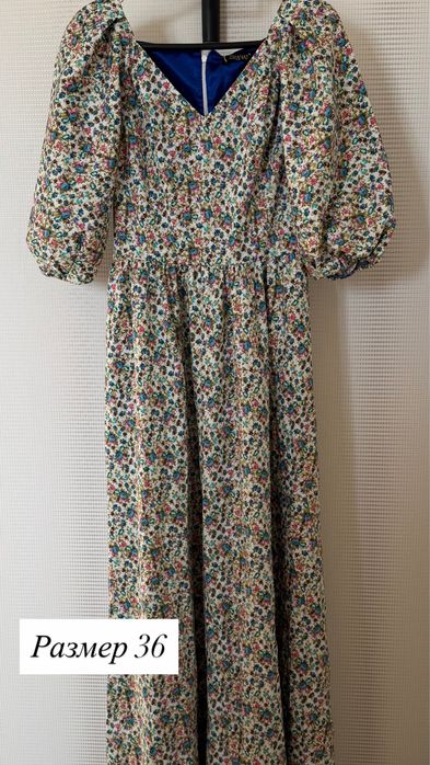 Женские плаья и рубашки