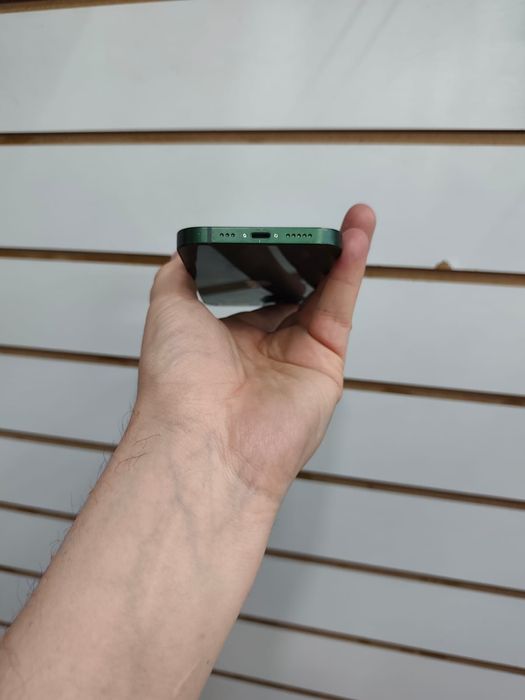 Apple 13 - Б/У смартфон | хорошее состояние |